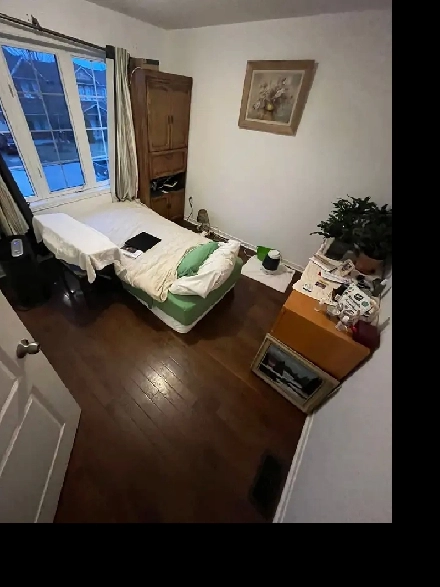 SHARED ROOM AVAIALBLE IN MISSISSAUGA FOR RENT 375$   UTILITY Image# 1