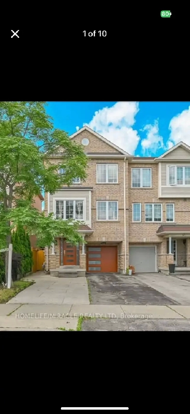4 beds, 3.5 bathroom townhouse in Etobicoke Image# 1