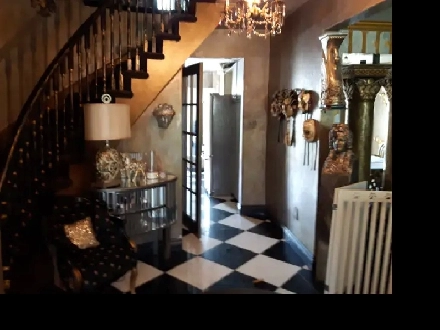 Queensize rooms in  executiv xclea quiet home traf upper  middle Image# 1