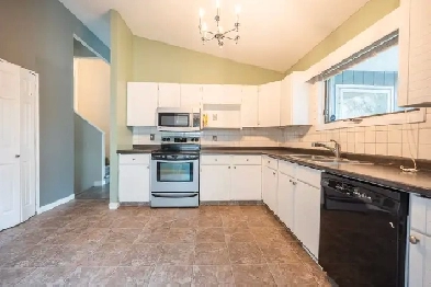 35 Malmsbury Avenue - 1 - 35 Malmsbury Avenue - 1 House for Rent Image# 1