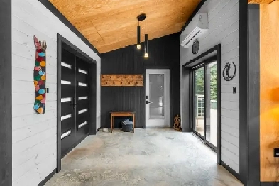 All inclusive furnished rooms in executive home in Mermaid Image# 12