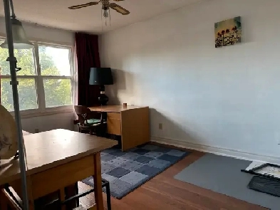 A larger beautiful bed room at Finch Ave. & Don Mills Rd. Image# 1