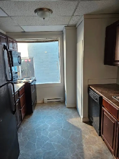 2 Bedroom Located Downtown Available Image# 7