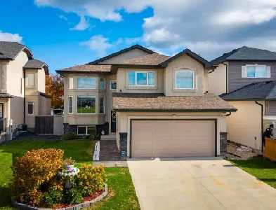 Meticulously Maintained 4-Bed, 1908 sqft Home w/ Double Garage! Image# 7