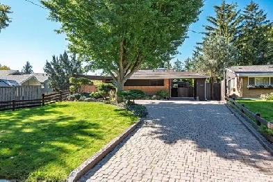 Gorgeous 3 Bedroom Home on Huge Lot-Backyard Oasis with Pool Image# 6