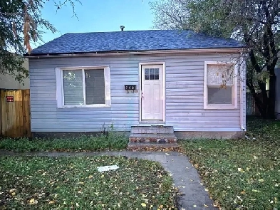 Bungalow in Desirable Polo Park Area-Available Now! Image# 8