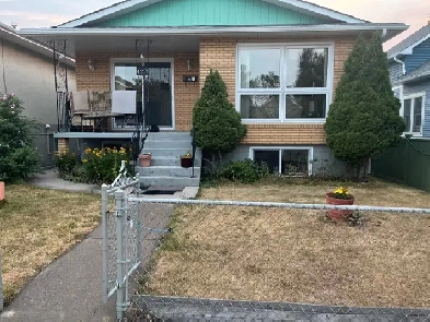 2 bdrm main level home for rent! In Bridgeland DECEMEBER 1st! Image# 1