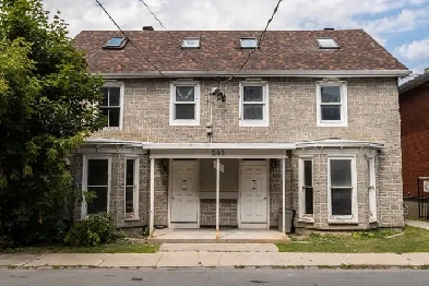 Amazing 4-Bedroom Student Rental at 203 Colborne St. $795/Room Image# 1