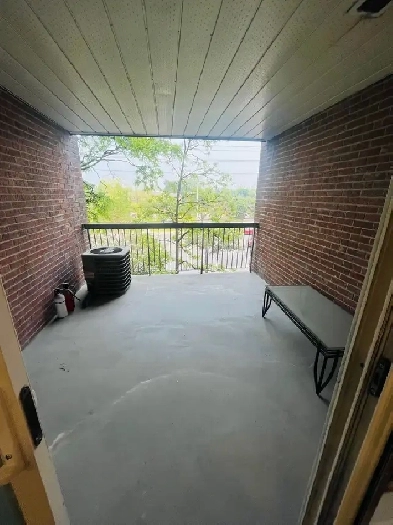 MASTER BEDROOM AVAILABLE IN MISSISSAUGA Image# 1