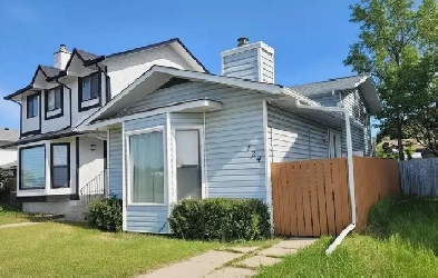 Spacious 3-Bedroom Full House for rent in Falconridge Image# 1