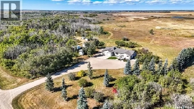 Acreage for Sale - 10 minutes out of Saskatoon, 3 car Garage Image# 10
