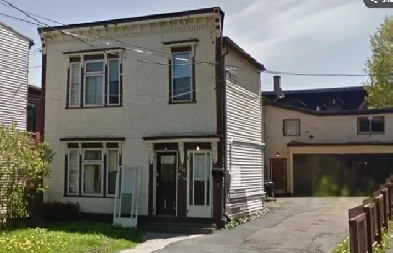 234 Britain St #3 - Bachelor, H L, Top Floor, Off Street Parking Image# 1