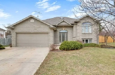 2 Bedrooms and 1 Bathroom - Upper Unit Image# 10