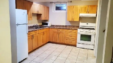 COLLEGE HEIGHTS, 3 ROOMS   DEN  NEAR WALMART,  BUS STOPS & SCHOO Image# 10