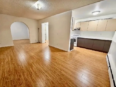 White Rock Ocean View Two Bedroom Apartment Image# 1