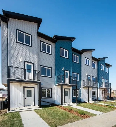 Breeze On Maple Way - Townhome House for Rent Image# 1