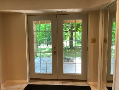 Spacious Walkout Basement at Aurora. ONT (St. Andrews) Image# 3