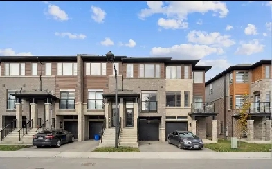 Townhouse for rent in Stoney Creek- 30 Times Sq Blvd Image# 14