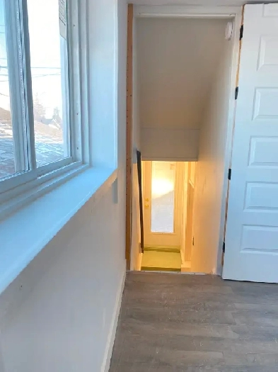 All Utilities Included-Walk-up Basement Suite-Everything Nearby Image# 7