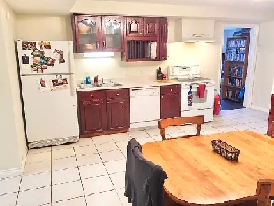 Room For Rent (On The Hill Uptown) Dog & Cat Friendly - Nov. 1st Image# 6