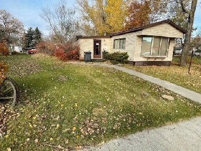 Home for sale in Francis, Sk. Image# 4