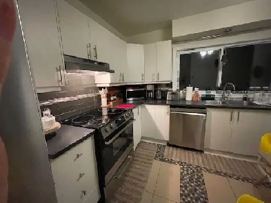 COLOCATION CHAMBRE TOUT INCLUS LAVAL près métro et atrte 15 Image# 1