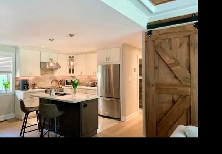 3 Bedroom - By the Lake - Burlington Image# 1