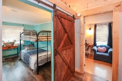 Furnished 4 bed 2 bath house for rent in Crystal Beach ON