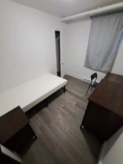 Chambre a Louer/Room For Rent Image# 1