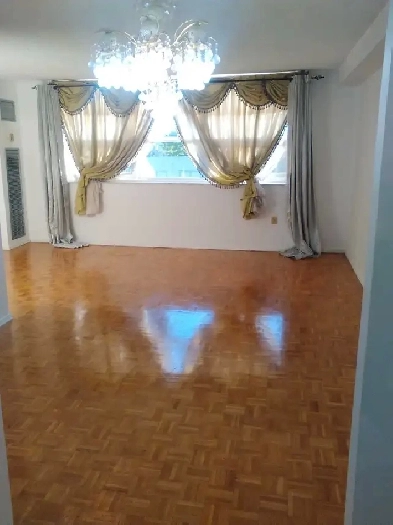 2 bdrm 1 bth 1000 sqft Condo $439,999 pvt Balcony Parking  Pet Image# 9