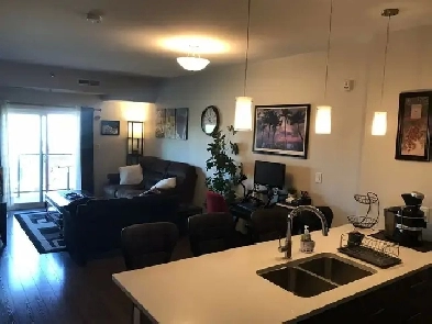 Sunny St. Vital - Van Hull Estate One Bedroom Condo for Rent Image# 2