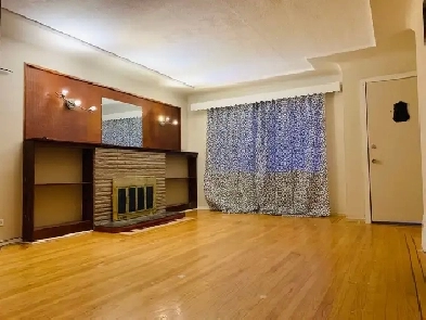 3-Bedroom Home with Spacious Living Room in Prime Vancouver Loca Image# 6