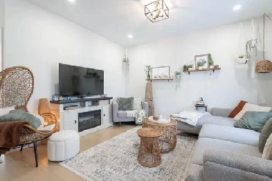 3 Beds 2.5 Baths Unit Image# 2