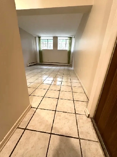 Spacious All Inclusive Bachelor(ette) Available November 1st Image# 5