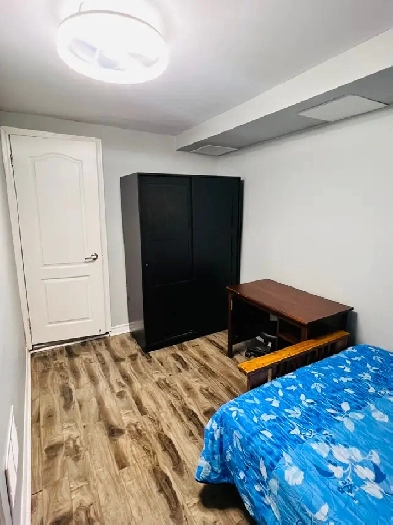 Fully furnished PRIVATE room & bathroom (Female only) Mississaug Image# 7