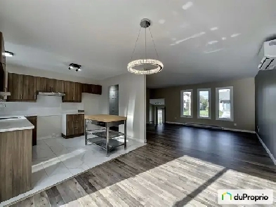 $720,000 - Duplex for sale in Chateauguay Image# 2