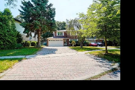 4-Bedroom 2-Storey Family Home for Rent – North York Image# 2