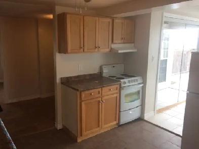 Bright Fresh 1 Bedroom Apartment with Private Deck Image# 6