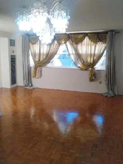 1000 Sqft $439,999 Condo 2 Bedroom 2 bath pvt Balcony Parking Image# 4