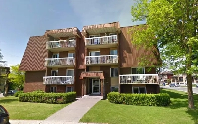 4 1/2 rénové et disponible à Chomedey-laval Image# 10