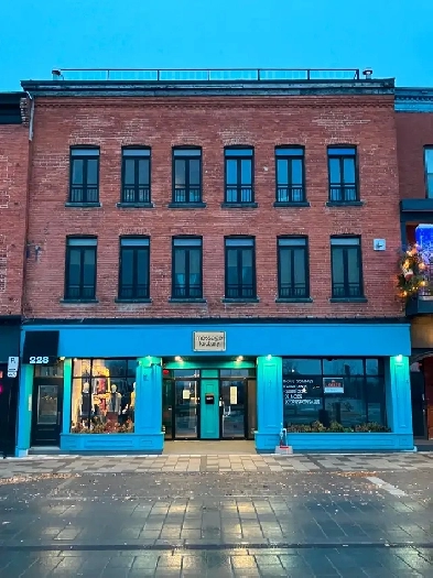 Locaux commerciaux a louer 2000 à 4000 pieds carrés Image# 5