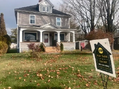 Spacious family home  Downtown Debert Image# 1