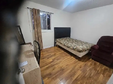 $650 ROOM FOR RENT WALKING DISTANCE TO CARLETON UNIVERSITY Image# 1