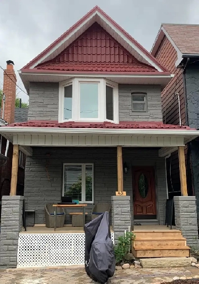 The BEACHes! LARGE 1-bedroom main floor apartment, 6 months Image# 6