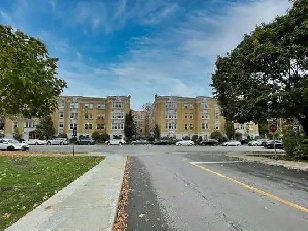 Large 5 1/2 in historic Westmount building, heating included! Image# 1