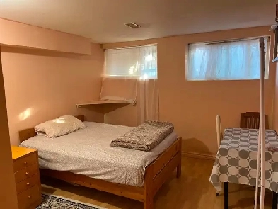 BRIGHT LARGE ROOM NORTB YORK BATHURST/STEELES NEAR BUS/PLAZA Image# 5