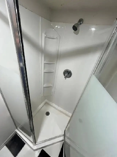 SHARED ROOM  NEAR LISGAR GO STATION-MISSISSAUGA FOR  400 Image# 3