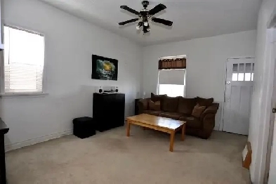 2 full bathroom, 3bedrooms, house for rent in St. James area Image# 3