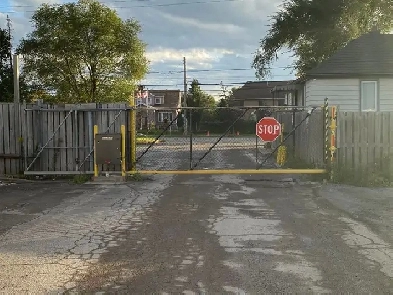 RV,BOATS,DUMP TRUCK PARKING. Image# 1