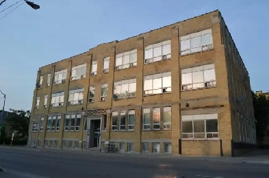 1 Bedroom Loft with lots of character - On Adelaide St Image# 6